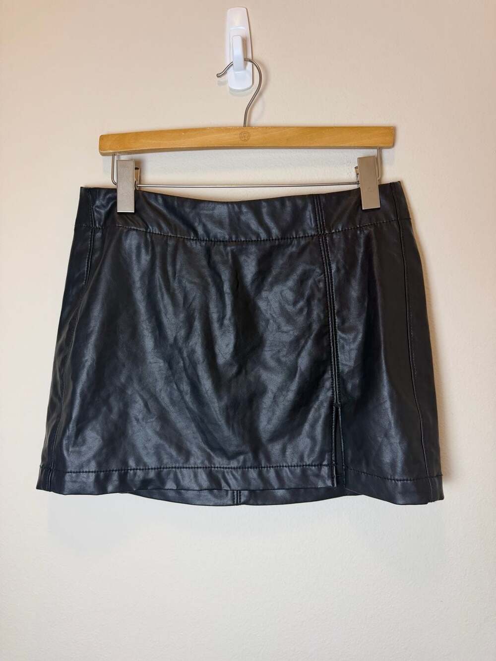 American Eagle Faux Leather Skirt Size 8 Black
